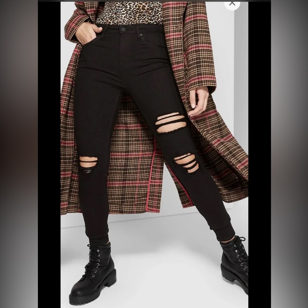 Women’s Wild Fable High Rise Distressed Black Skinny Jeans size 10